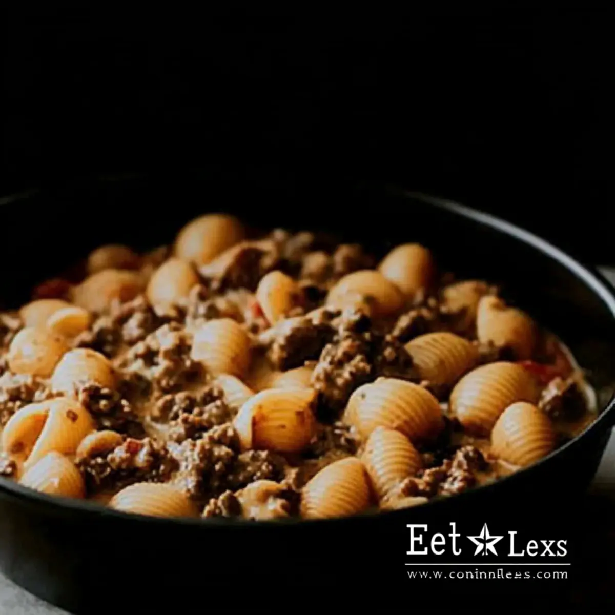 One Pot Creamy Beef and Shells - Quick & Comforting Delight 3 kzmbn2qpfbe0ovg79vh0